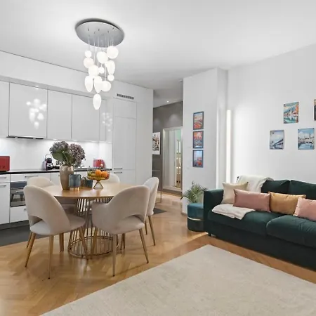 Apartment Btqcentralacfreeparkingterrace *